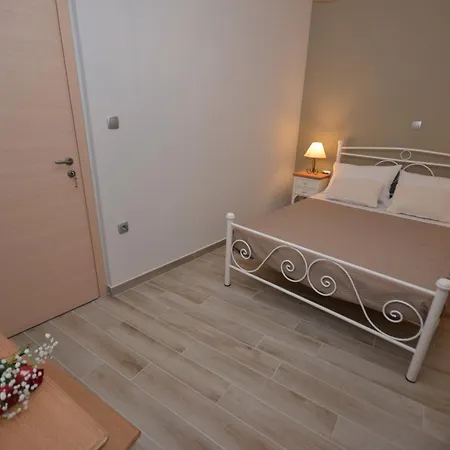 Moutros Cozy Σωκράκι